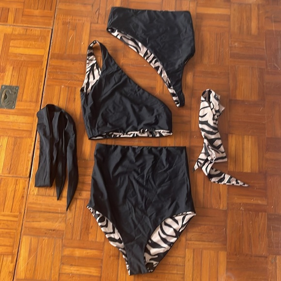 Baiia Tulum Reversible Bikini size 8 - Picture 8 of 8